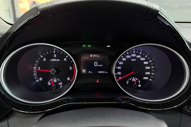 Ponuka vozidiel / Kia Ceed SW 1.6 CRDi 136k Platinum A/T - video Ponuka vozidiel / Kia Ceed SW 1.6 CRDi 136k Platinum A/T - video