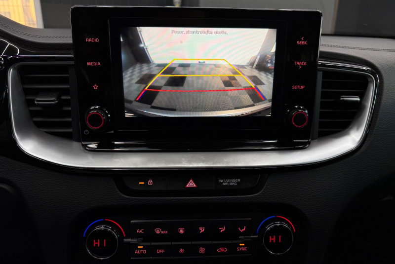 Ponuka vozidiel / Kia Ceed SW 1.6 CRDi 136k Platinum A/T - video Ponuka vozidiel / Kia Ceed SW 1.6 CRDi 136k Platinum A/T - video