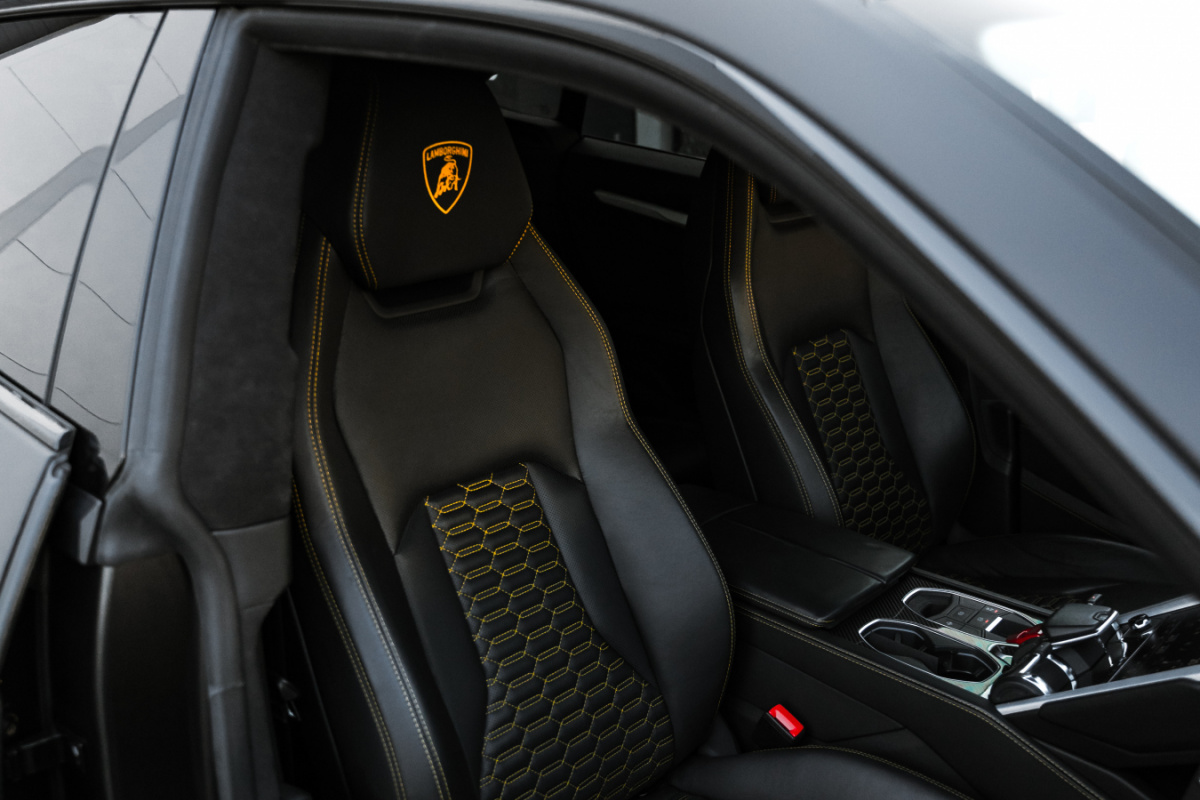 Ponuka vozidiel / Lamborghini Urus 4.0 V8 Mansory 700koní - video Ponuka vozidiel / Lamborghini Urus 4.0 V8 Mansory 700koní - video