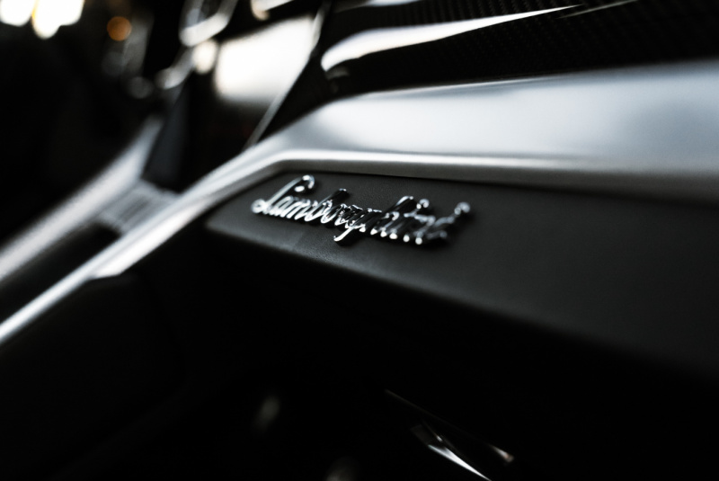 Ponuka vozidiel / Lamborghini Urus 4.0 V8 Mansory 700koní - video Ponuka vozidiel / Lamborghini Urus 4.0 V8 Mansory 700koní - video