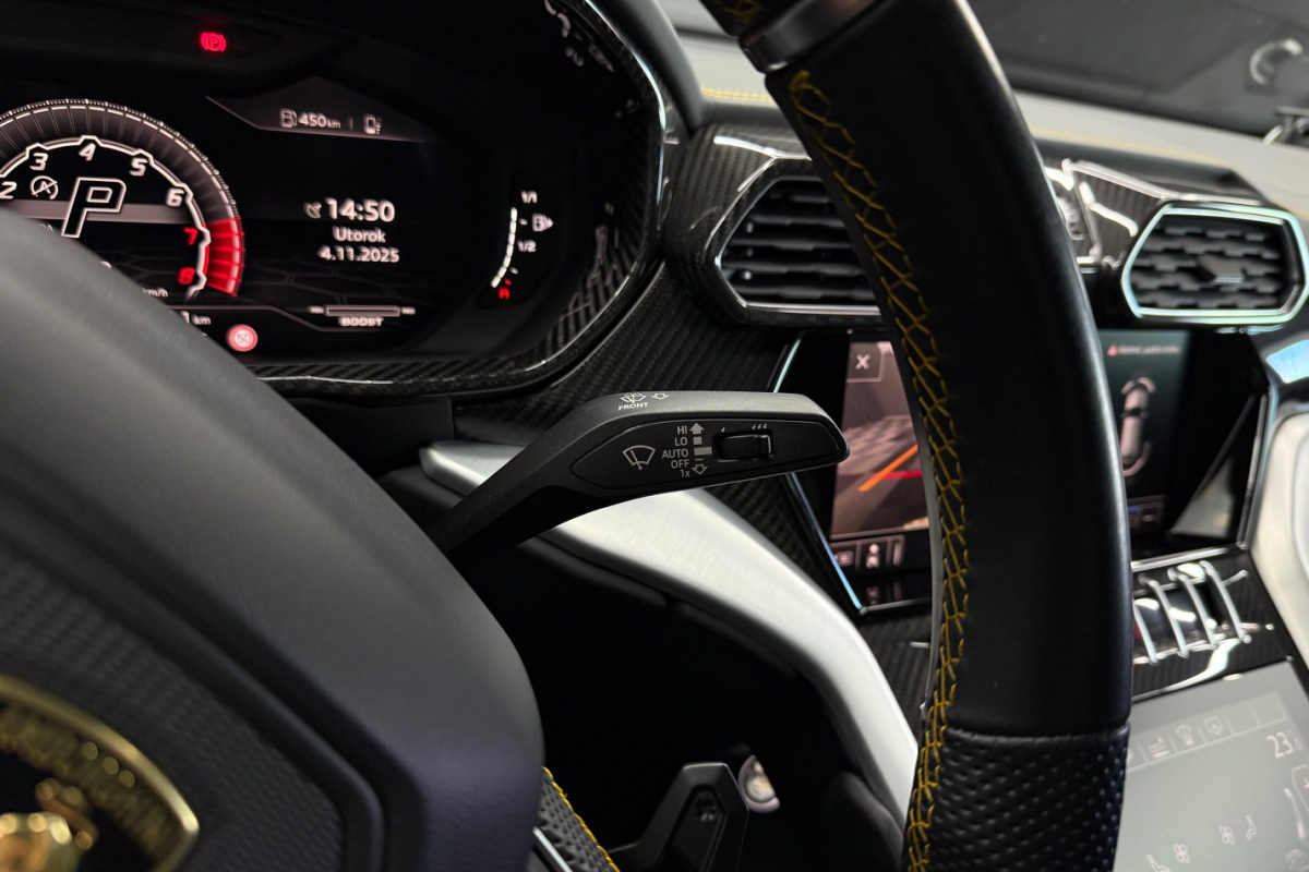 Ponuka vozidiel / Lamborghini Urus 4.0 V8 Mansory 700koní - video Ponuka vozidiel / Lamborghini Urus 4.0 V8 Mansory 700koní - video
