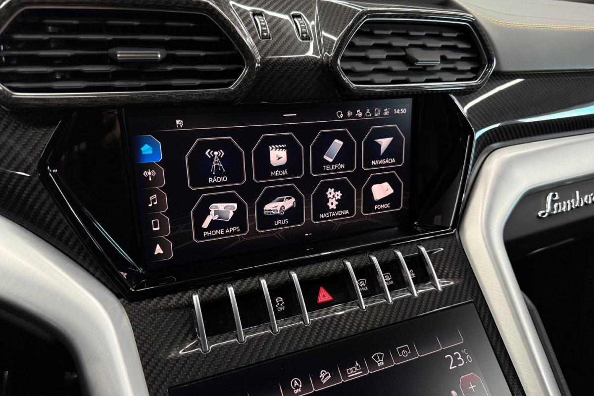Ponuka vozidiel / Lamborghini Urus 4.0 V8 Mansory 700koní - video Ponuka vozidiel / Lamborghini Urus 4.0 V8 Mansory 700koní - video