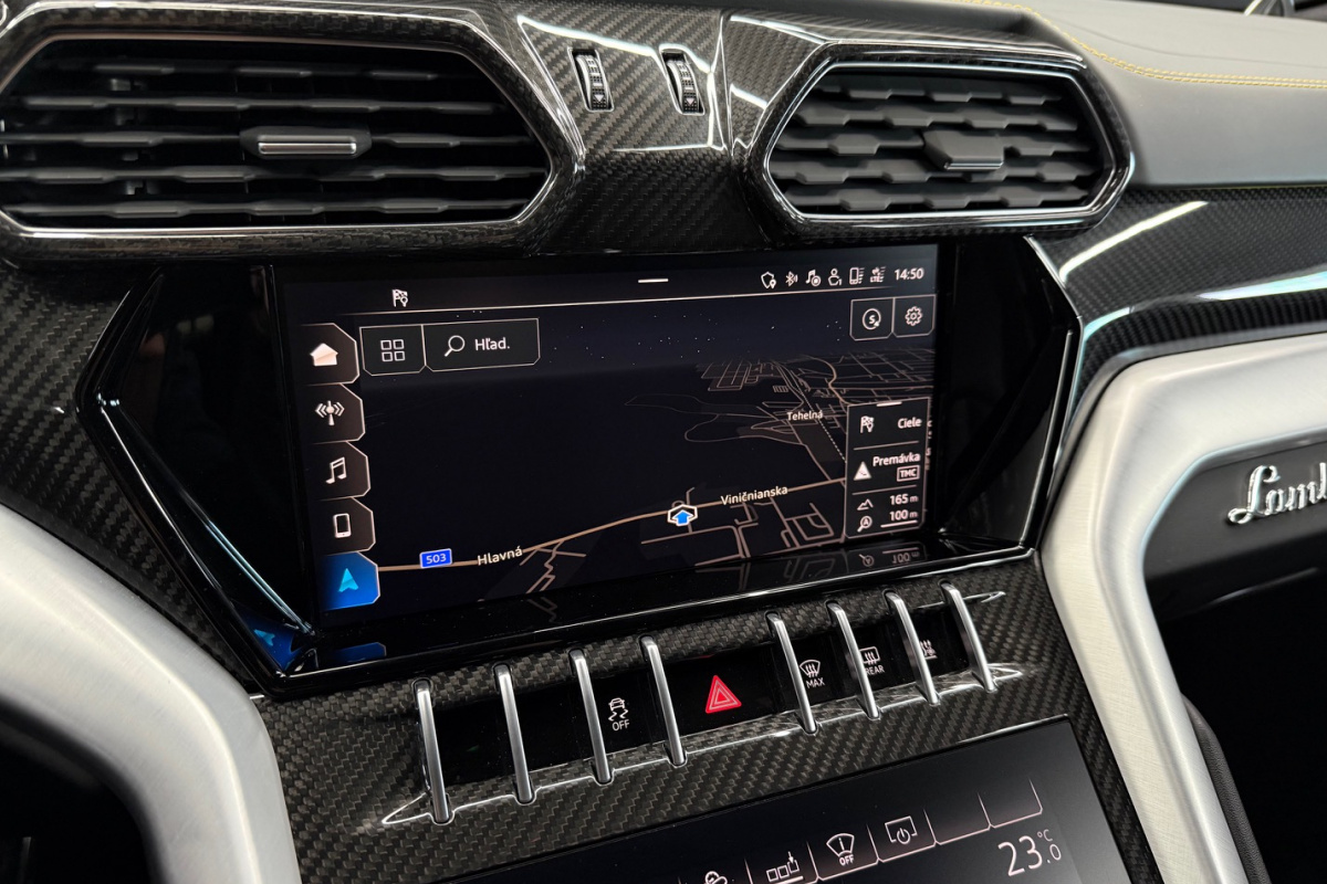 Ponuka vozidiel / Lamborghini Urus 4.0 V8 Mansory 700koní - video Ponuka vozidiel / Lamborghini Urus 4.0 V8 Mansory 700koní - video