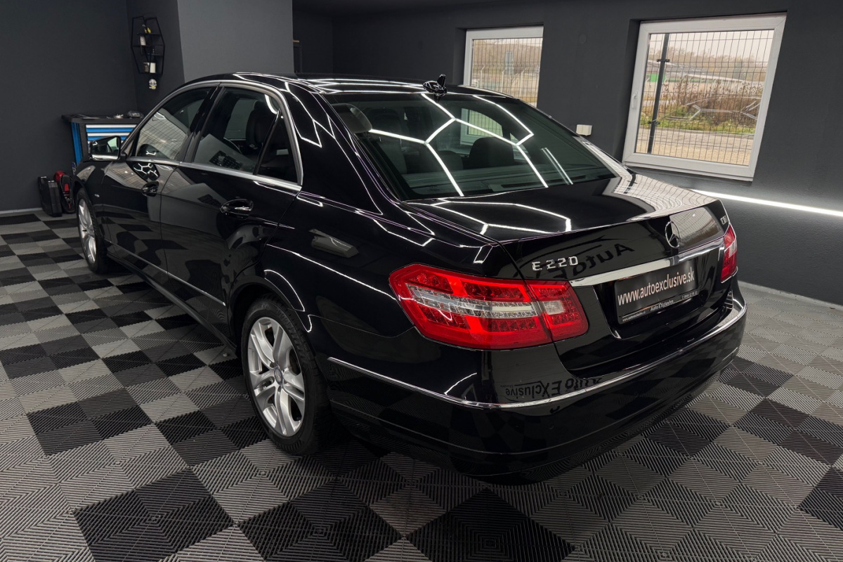 Ponuka vozidiel / Mercedes-Benz E trieda Sedan 220 CDI Blue Avantgarde 7G - video Ponuka vozidiel / Mercedes-Benz E trieda Sedan 220 CDI Blue Avantgarde 7G - video
