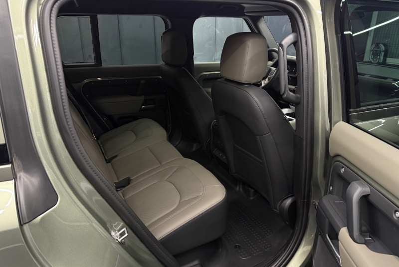 Ponuka vozidiel / Land Rover Defender 110 3.0D I6 D200 MHEV S A/T AWD - video Ponuka vozidiel / Land Rover Defender 110 3.0D I6 D200 MHEV S A/T AWD - video