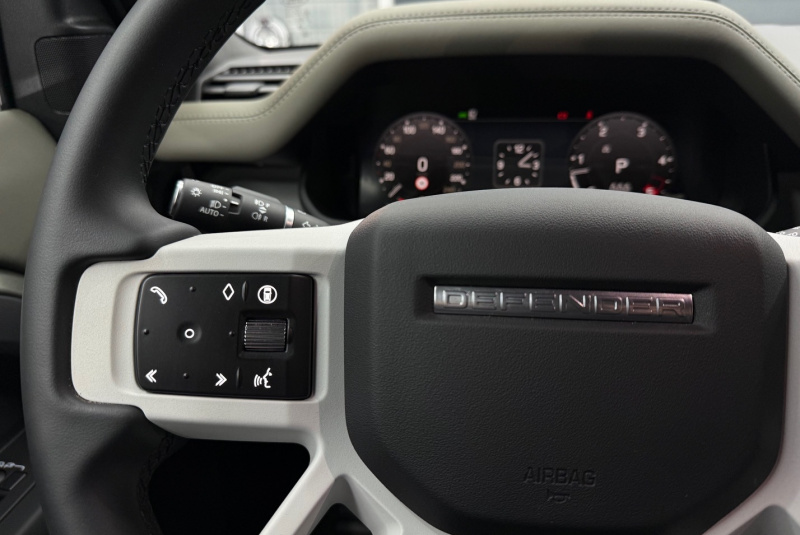 Ponuka vozidiel / Land Rover Defender 110 3.0D I6 D200 MHEV S A/T AWD - video Ponuka vozidiel / Land Rover Defender 110 3.0D I6 D200 MHEV S A/T AWD - video