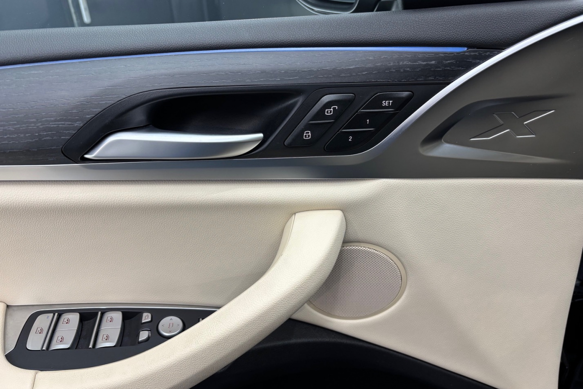 Ponuka vozidiel / BMW X3 xDrive30e M-PACKET PLUG-IN HYBRID - video Ponuka vozidiel / BMW X3 xDrive30e M-PACKET PLUG-IN HYBRID - video