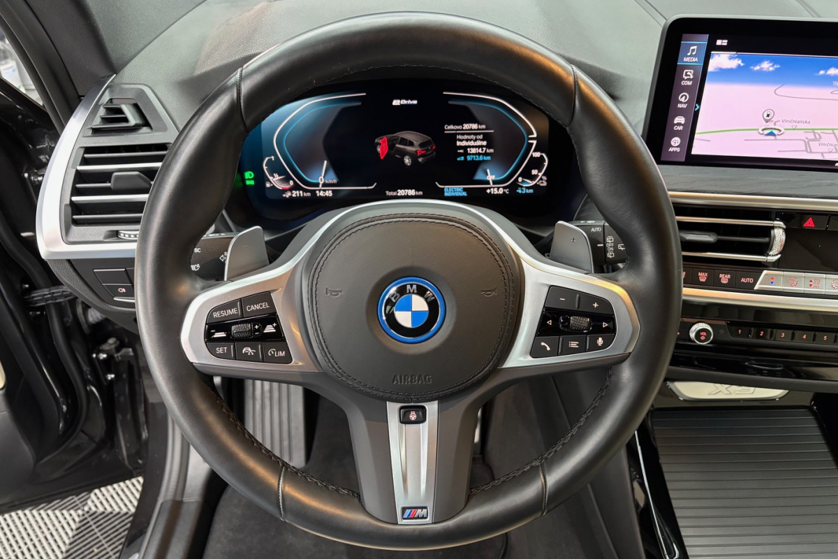Ponuka vozidiel / BMW X3 xDrive30e M-PACKET PLUG-IN HYBRID - video Ponuka vozidiel / BMW X3 xDrive30e M-PACKET PLUG-IN HYBRID - video