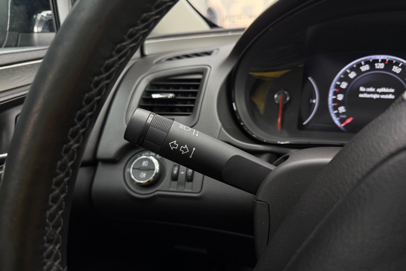 Ponuka vozidiel / Opel Insignia ST 1.6 CDTI 136k S S Innovation AT6 - video Ponuka vozidiel / Opel Insignia ST 1.6 CDTI 136k S S Innovation AT6 - video