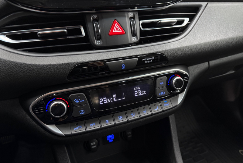 Ponuka vozidiel / Hyundai i30 CW 1.5 T-GDi mHEV Family DCT - video Ponuka vozidiel / Hyundai i30 CW 1.5 T-GDi mHEV Family DCT - video