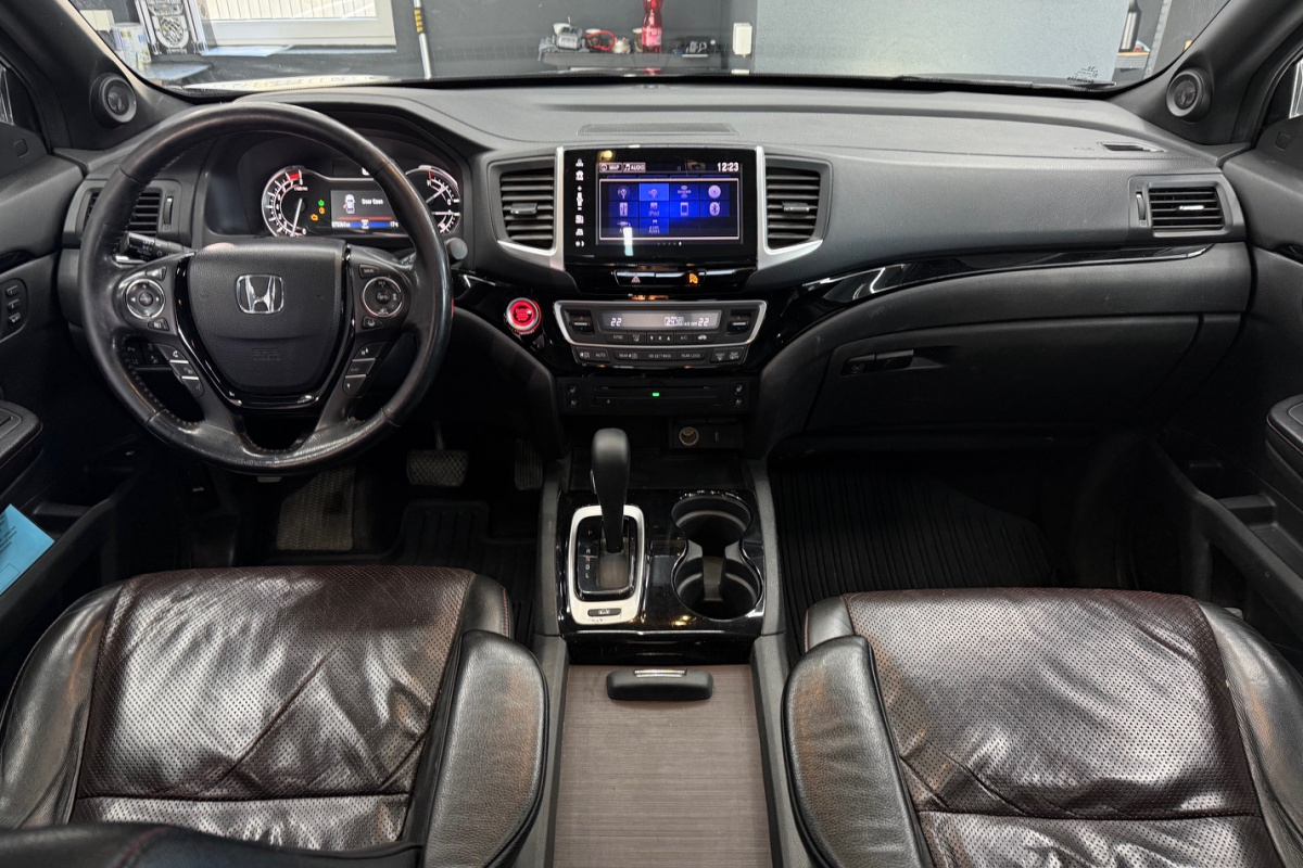 Ponuka vozidiel / Honda Ridgeline 3.5 V6 Black Edition - video Ponuka vozidiel / Honda Ridgeline 3.5 V6 Black Edition - video