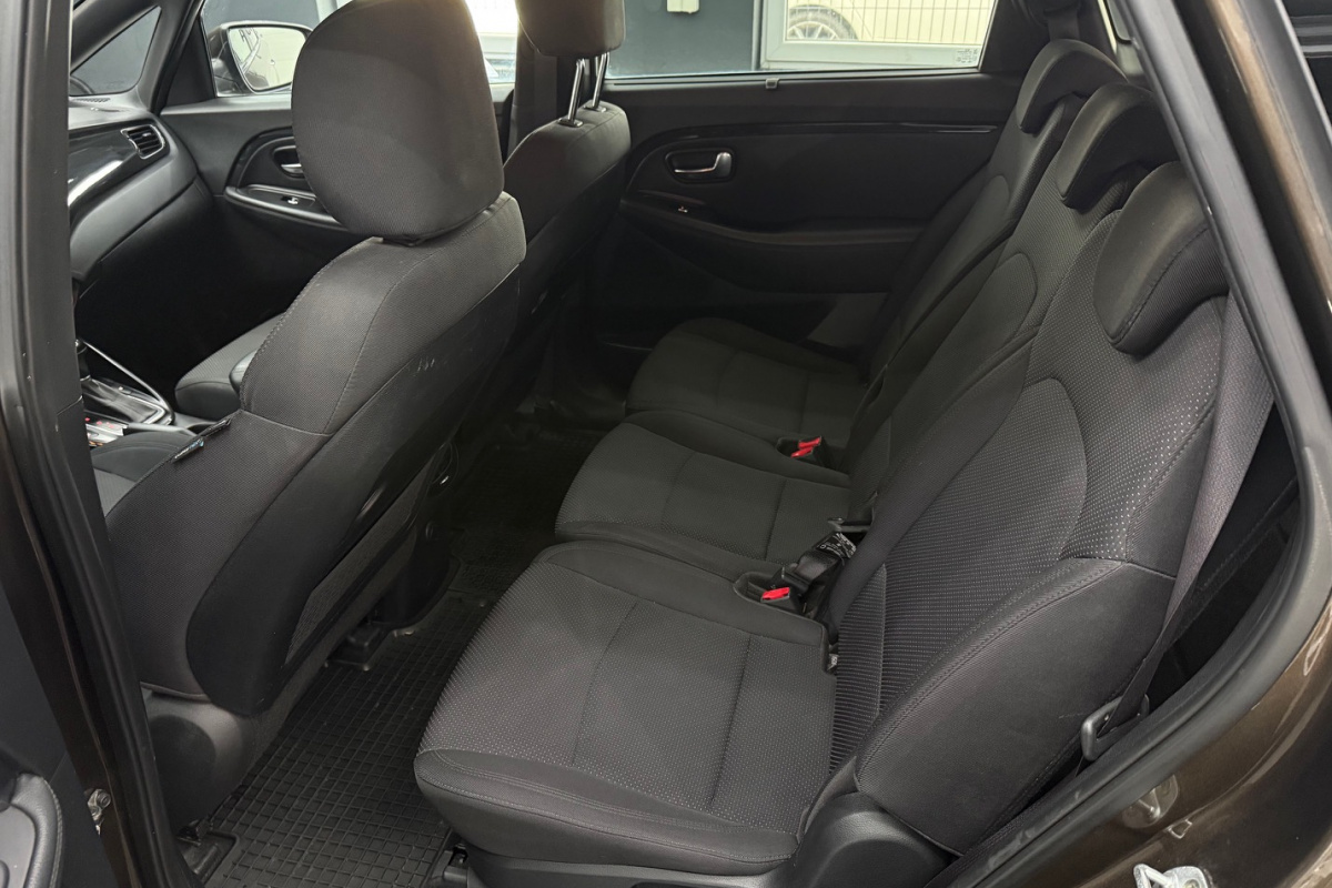 Ponuka vozidiel / Kia Carens 1.7 CRDi 141k Gold A7 - video Ponuka vozidiel / Kia Carens 1.7 CRDi 141k Gold A7 - video
