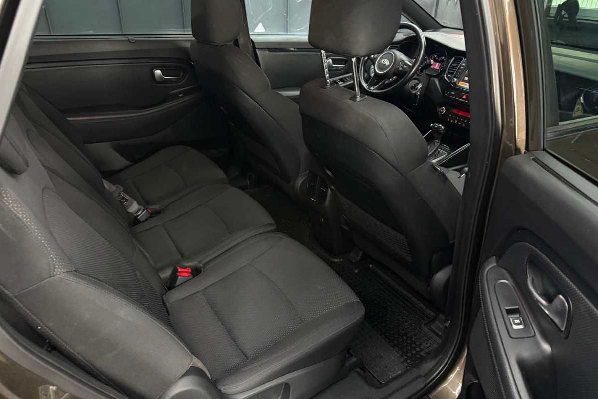 Ponuka vozidiel / Kia Carens 1.7 CRDi 141k Gold A7 - video Ponuka vozidiel / Kia Carens 1.7 CRDi 141k Gold A7 - video