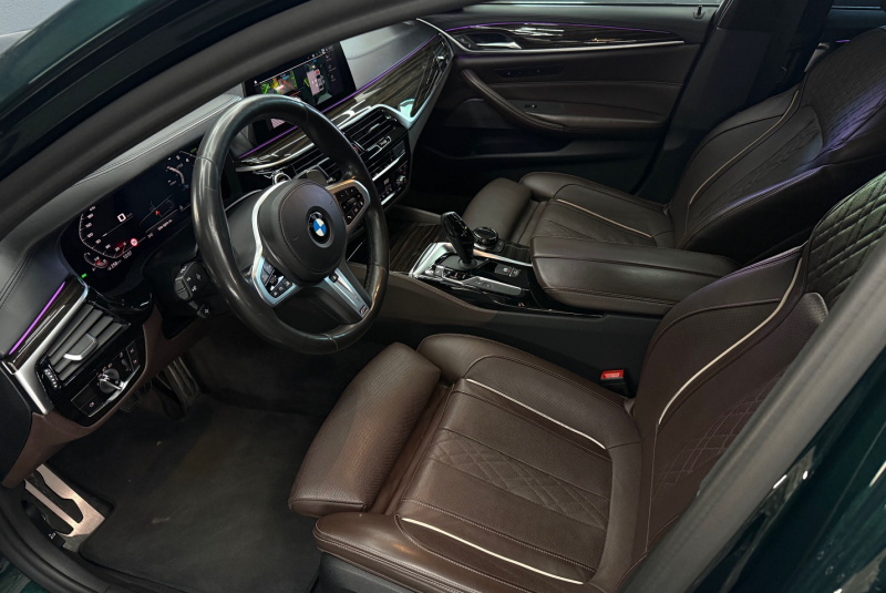 Ponuka vozidiel / BMW Rad 5 M550i xDrive A/T - video Ponuka vozidiel / BMW Rad 5 M550i xDrive A/T - video