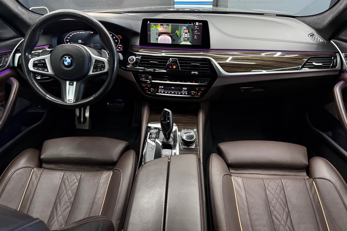 Ponuka vozidiel / BMW Rad 5 M550i xDrive A/T - video Ponuka vozidiel / BMW Rad 5 M550i xDrive A/T - video