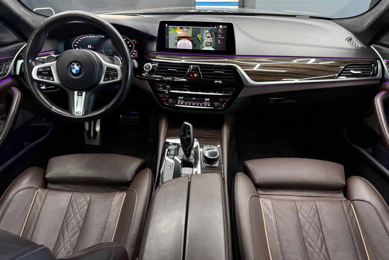Ponuka vozidiel / BMW Rad 5 M550i xDrive A/T - video Ponuka vozidiel / BMW Rad 5 M550i xDrive A/T - video