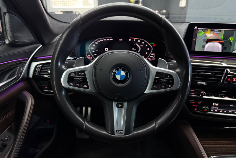 Ponuka vozidiel / BMW Rad 5 M550i xDrive A/T - video Ponuka vozidiel / BMW Rad 5 M550i xDrive A/T - video