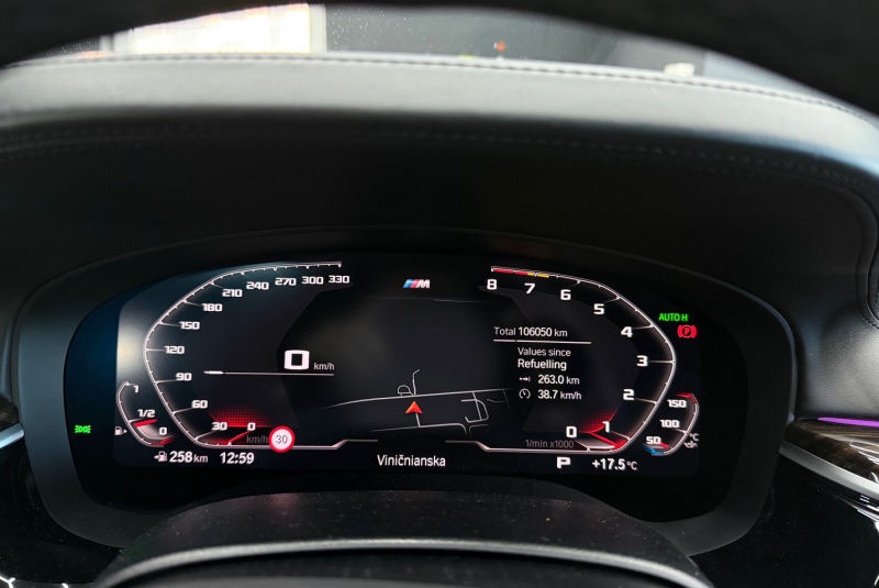 Ponuka vozidiel / BMW Rad 5 M550i xDrive A/T - video Ponuka vozidiel / BMW Rad 5 M550i xDrive A/T - video