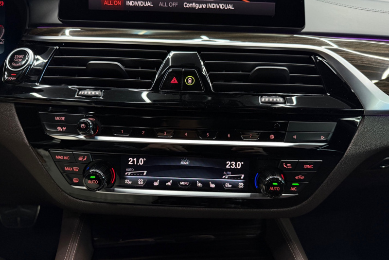 Ponuka vozidiel / BMW Rad 5 M550i xDrive A/T - video Ponuka vozidiel / BMW Rad 5 M550i xDrive A/T - video