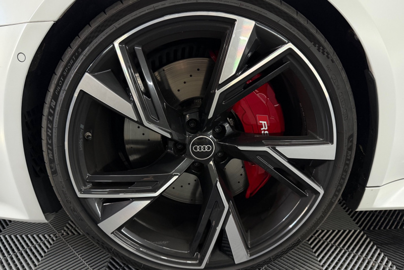 Ponuka vozidiel / Audi RS6 Avant 4.0 TFSI Quattro Full Carbon Akrapovic - video Ponuka vozidiel / Audi RS6 Avant 4.0 TFSI Quattro Full Carbon Akrapovic - video