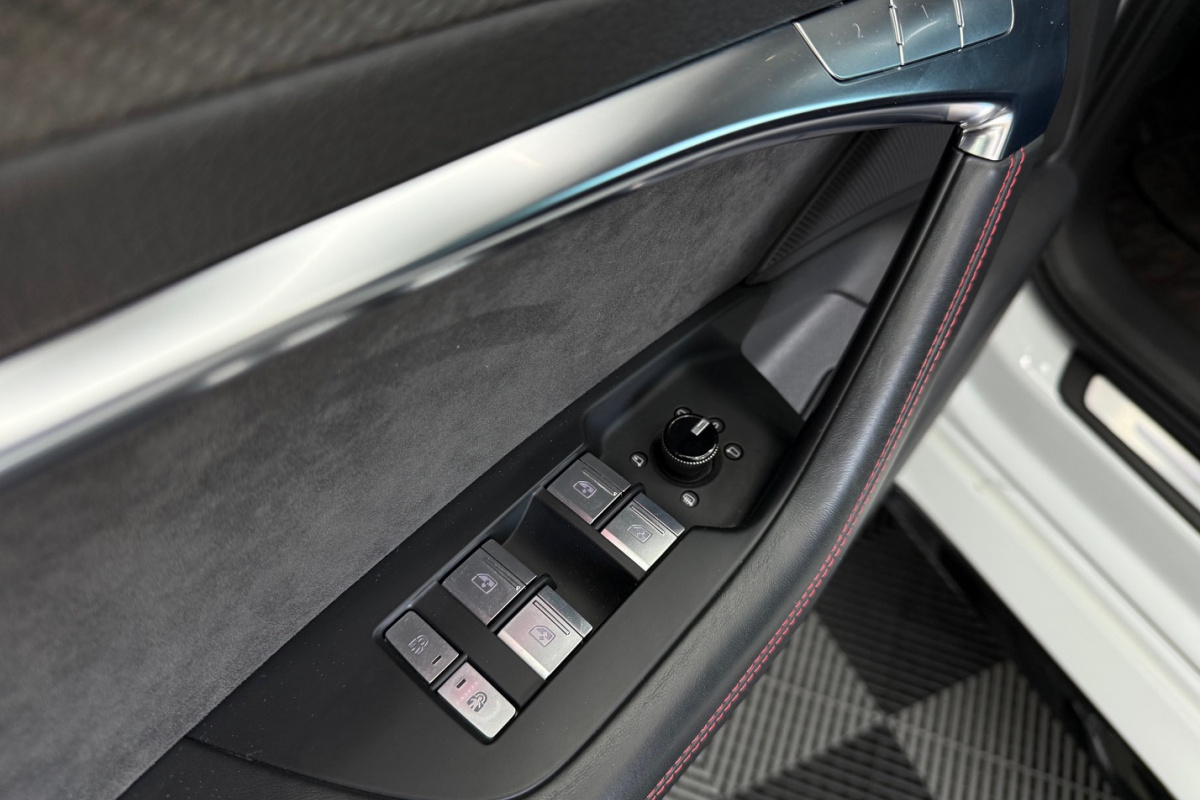 Ponuka vozidiel / Audi RS6 Avant 4.0 TFSI Quattro Full Carbon Akrapovic - video Ponuka vozidiel / Audi RS6 Avant 4.0 TFSI Quattro Full Carbon Akrapovic - video