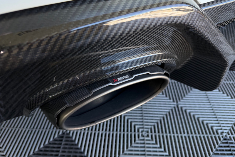 Ponuka vozidiel / Audi RS6 Avant 4.0 TFSI Quattro Full Carbon Akrapovic - video Ponuka vozidiel / Audi RS6 Avant 4.0 TFSI Quattro Full Carbon Akrapovic - video