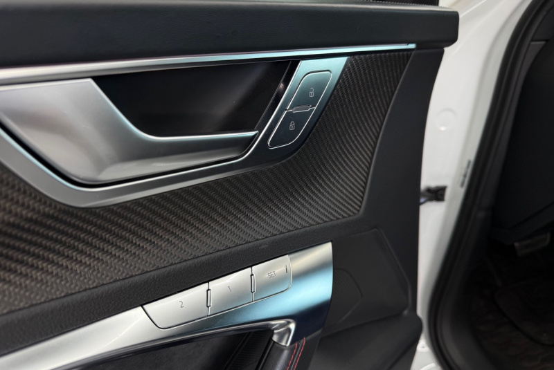Ponuka vozidiel / Audi RS6 Avant 4.0 TFSI Quattro Full Carbon Akrapovic - video Ponuka vozidiel / Audi RS6 Avant 4.0 TFSI Quattro Full Carbon Akrapovic - video