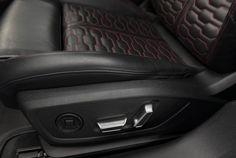 Ponuka vozidiel / Audi RS6 Avant 4.0 TFSI Quattro Full Carbon Akrapovic - video Ponuka vozidiel / Audi RS6 Avant 4.0 TFSI Quattro Full Carbon Akrapovic - video
