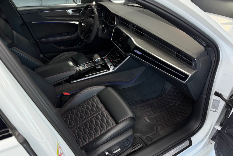 Ponuka vozidiel / Audi RS6 Avant 4.0 TFSI Quattro Full Carbon Akrapovic - video Ponuka vozidiel / Audi RS6 Avant 4.0 TFSI Quattro Full Carbon Akrapovic - video