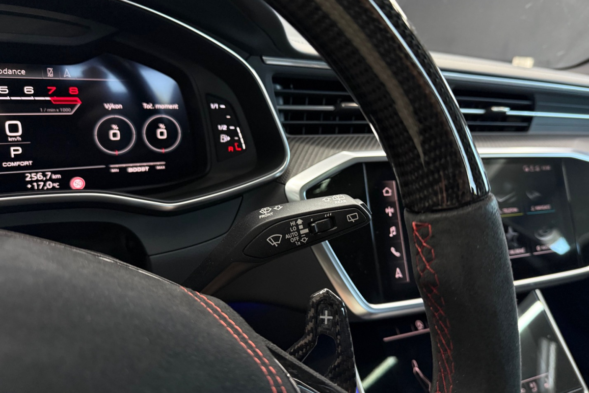 Ponuka vozidiel / Audi RS6 Avant 4.0 TFSI Quattro Full Carbon Akrapovic - video Ponuka vozidiel / Audi RS6 Avant 4.0 TFSI Quattro Full Carbon Akrapovic - video
