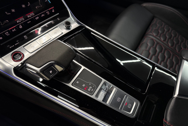 Ponuka vozidiel / Audi RS6 Avant 4.0 TFSI Quattro Full Carbon Akrapovic - video Ponuka vozidiel / Audi RS6 Avant 4.0 TFSI Quattro Full Carbon Akrapovic - video