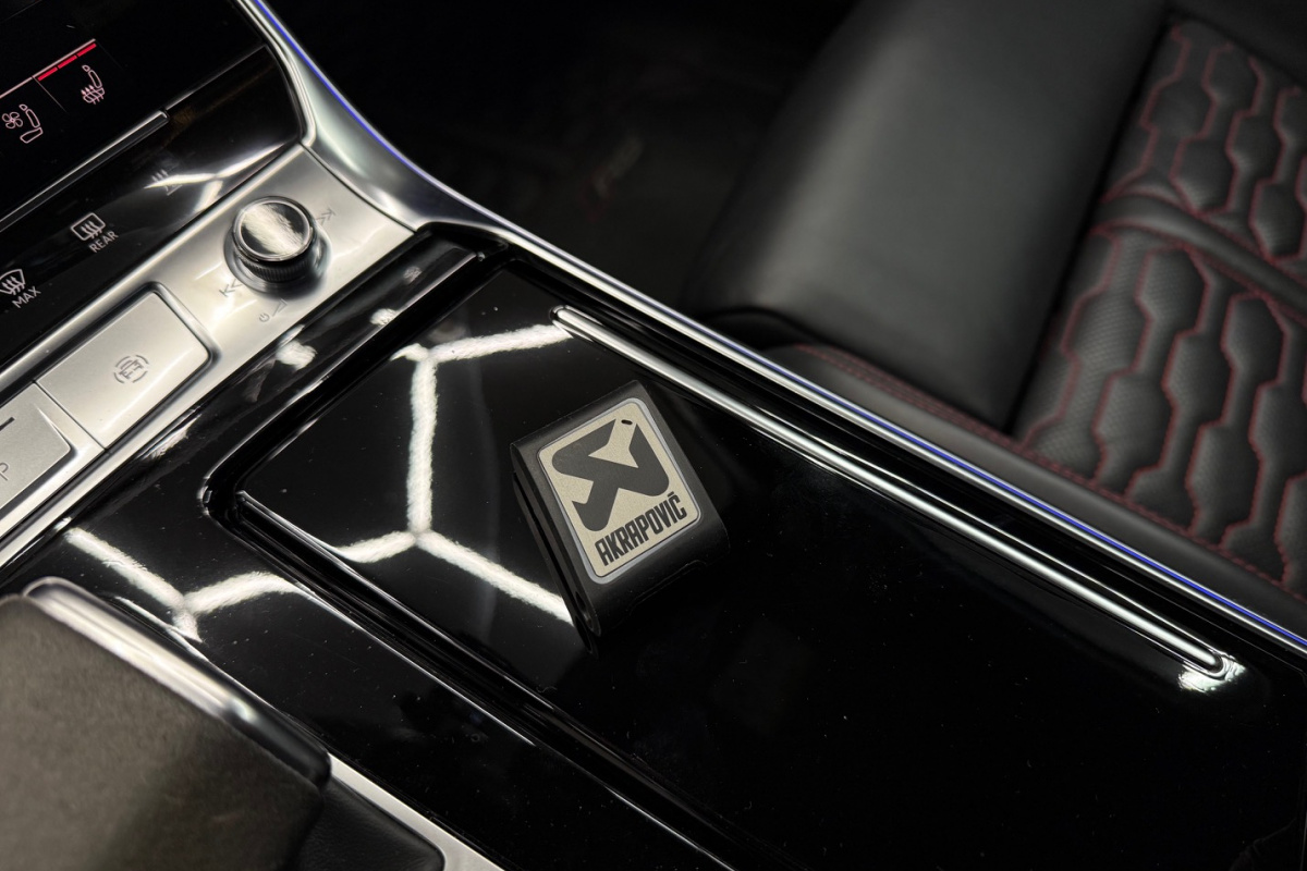 Ponuka vozidiel / Audi RS6 Avant 4.0 TFSI Quattro Full Carbon Akrapovic - video Ponuka vozidiel / Audi RS6 Avant 4.0 TFSI Quattro Full Carbon Akrapovic - video