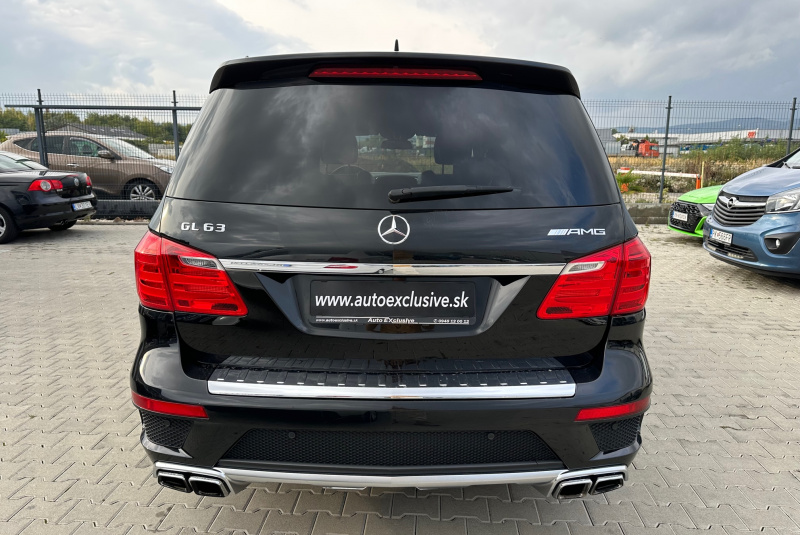  Ponuka vozidiel / Mercedes-Benz GL 63 AMG 4MATIC - video