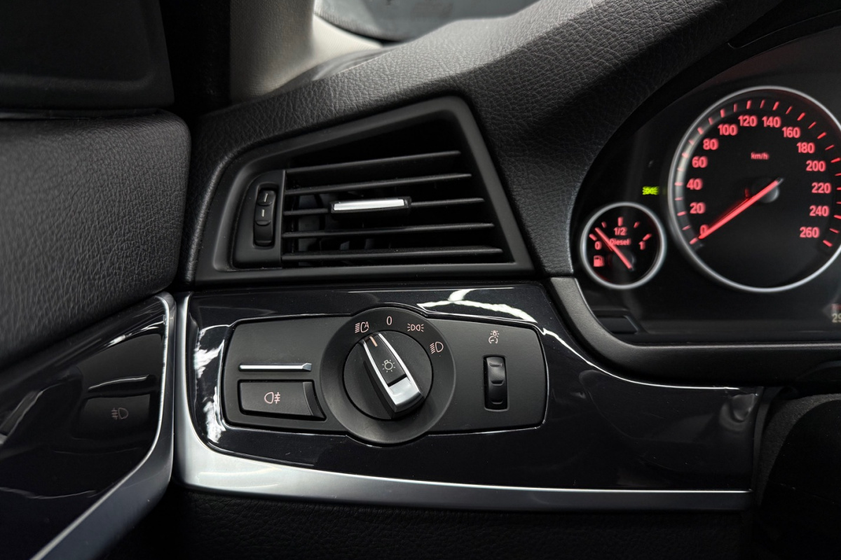 Ponuka vozidiel / BMW Rad 5 Touring 530d - video Ponuka vozidiel / BMW Rad 5 Touring 530d - video