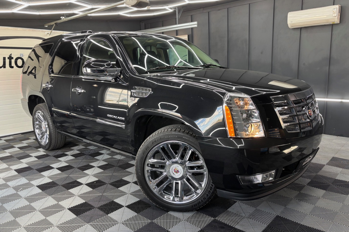 Ponuka vozidiel / Cadillac Escalade 6.2 V8 Platinum Edition A/T - video Ponuka vozidiel / Cadillac Escalade 6.2 V8 Platinum Edition A/T - video