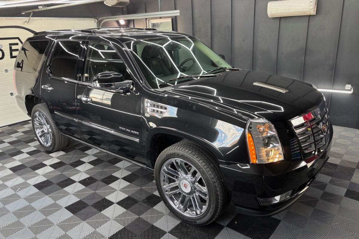 Ponuka vozidiel / Cadillac Escalade 6.2 V8 Platinum Edition A/T - video Ponuka vozidiel / Cadillac Escalade 6.2 V8 Platinum Edition A/T - video