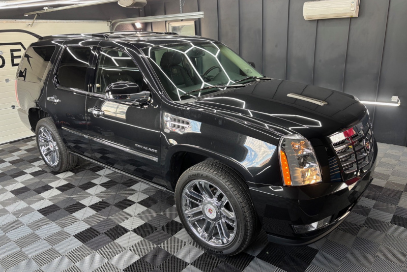 Ponuka vozidiel / Cadillac Escalade 6.2 V8 Platinum Edition A/T - video Ponuka vozidiel / Cadillac Escalade 6.2 V8 Platinum Edition A/T - video