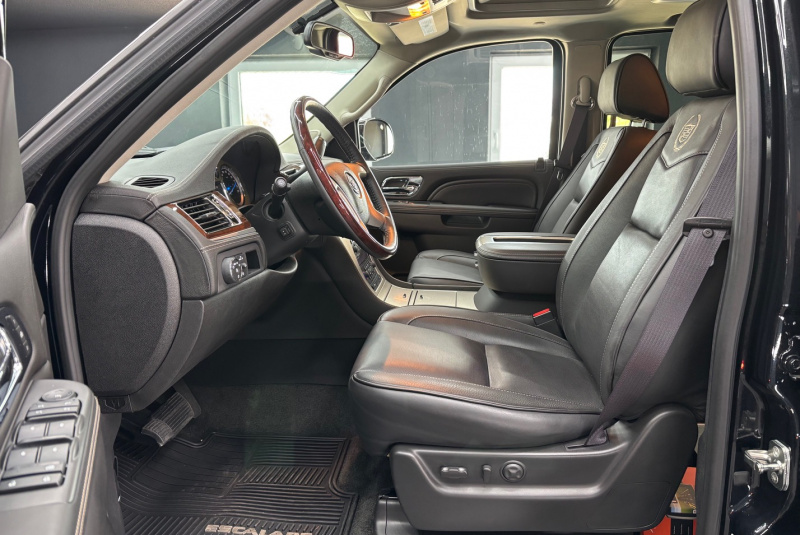 Ponuka vozidiel / Cadillac Escalade 6.2 V8 Platinum Edition A/T - video Ponuka vozidiel / Cadillac Escalade 6.2 V8 Platinum Edition A/T - video