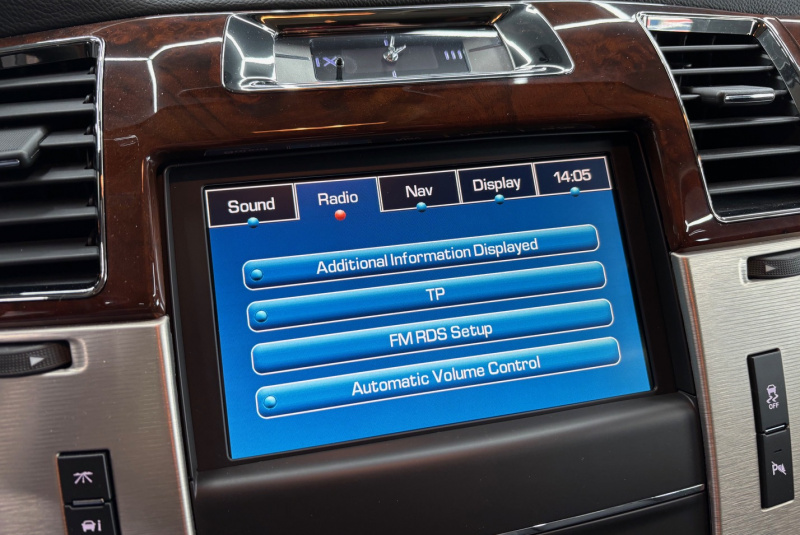 Ponuka vozidiel / Cadillac Escalade 6.2 V8 Platinum Edition A/T - video Ponuka vozidiel / Cadillac Escalade 6.2 V8 Platinum Edition A/T - video