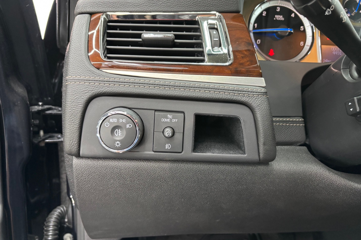 Ponuka vozidiel / Cadillac Escalade 6.2 V8 Platinum Edition A/T - video Ponuka vozidiel / Cadillac Escalade 6.2 V8 Platinum Edition A/T - video