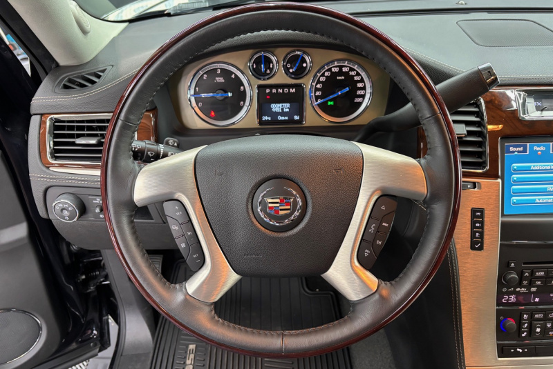 Ponuka vozidiel / Cadillac Escalade 6.2 V8 Platinum Edition A/T - video Ponuka vozidiel / Cadillac Escalade 6.2 V8 Platinum Edition A/T - video