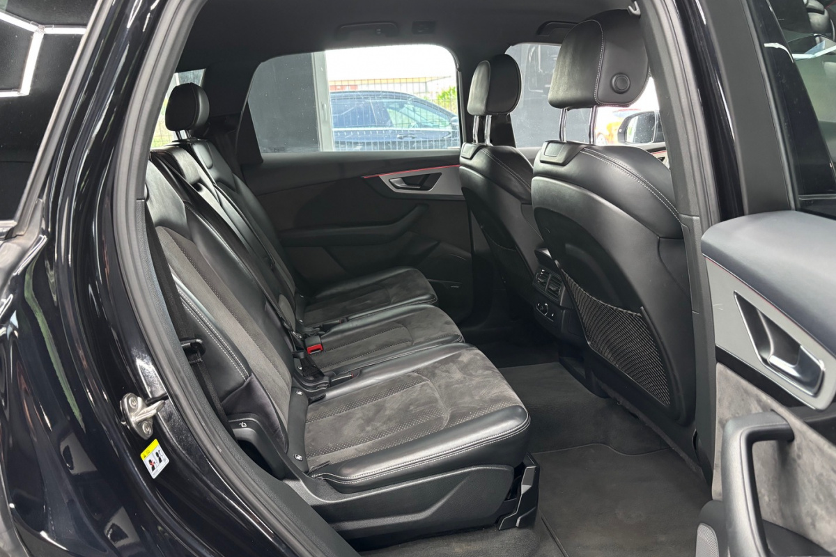 Ponuka vozidiel / Audi SQ7 4.0 TDI V8 QUATTRO - video Ponuka vozidiel / Audi SQ7 4.0 TDI V8 QUATTRO - video