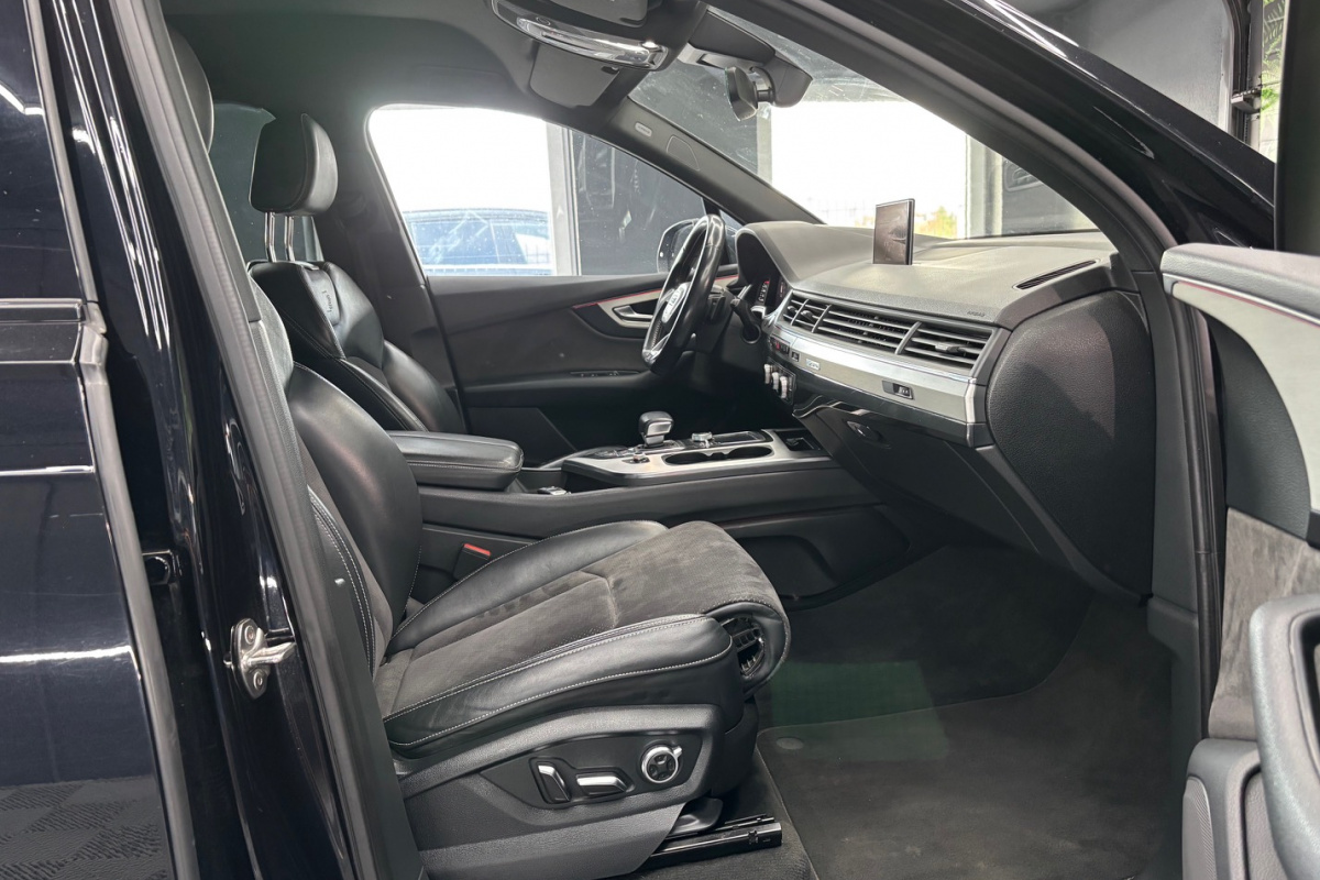 Ponuka vozidiel / Audi SQ7 4.0 TDI V8 QUATTRO - video Ponuka vozidiel / Audi SQ7 4.0 TDI V8 QUATTRO - video