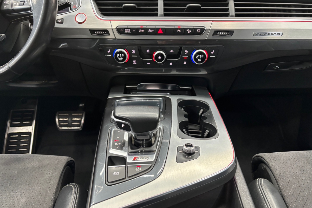 Ponuka vozidiel / Audi SQ7 4.0 TDI V8 QUATTRO - video Ponuka vozidiel / Audi SQ7 4.0 TDI V8 QUATTRO - video