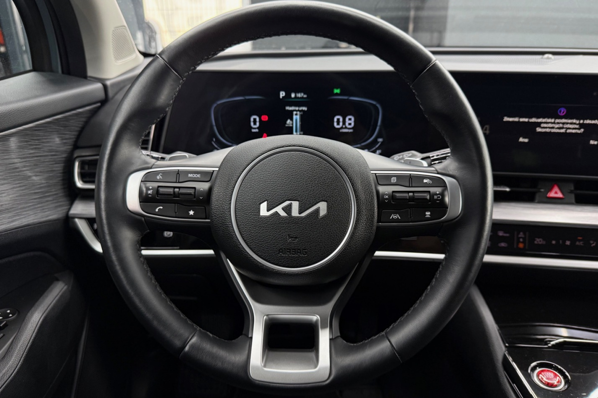 Ponuka vozidiel / Kia Sportage 1.6 CRDi mHEV Platinum A/T - video Ponuka vozidiel / Kia Sportage 1.6 CRDi mHEV Platinum A/T - video