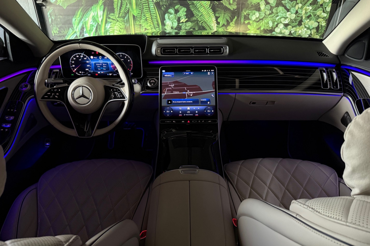 Ponuka vozidiel / Mercedes-Benz S trieda Sedan 580 Long MANSORY 4Matic A/T - video Ponuka vozidiel / Mercedes-Benz S trieda Sedan 580 Long MANSORY 4Matic A/T - video