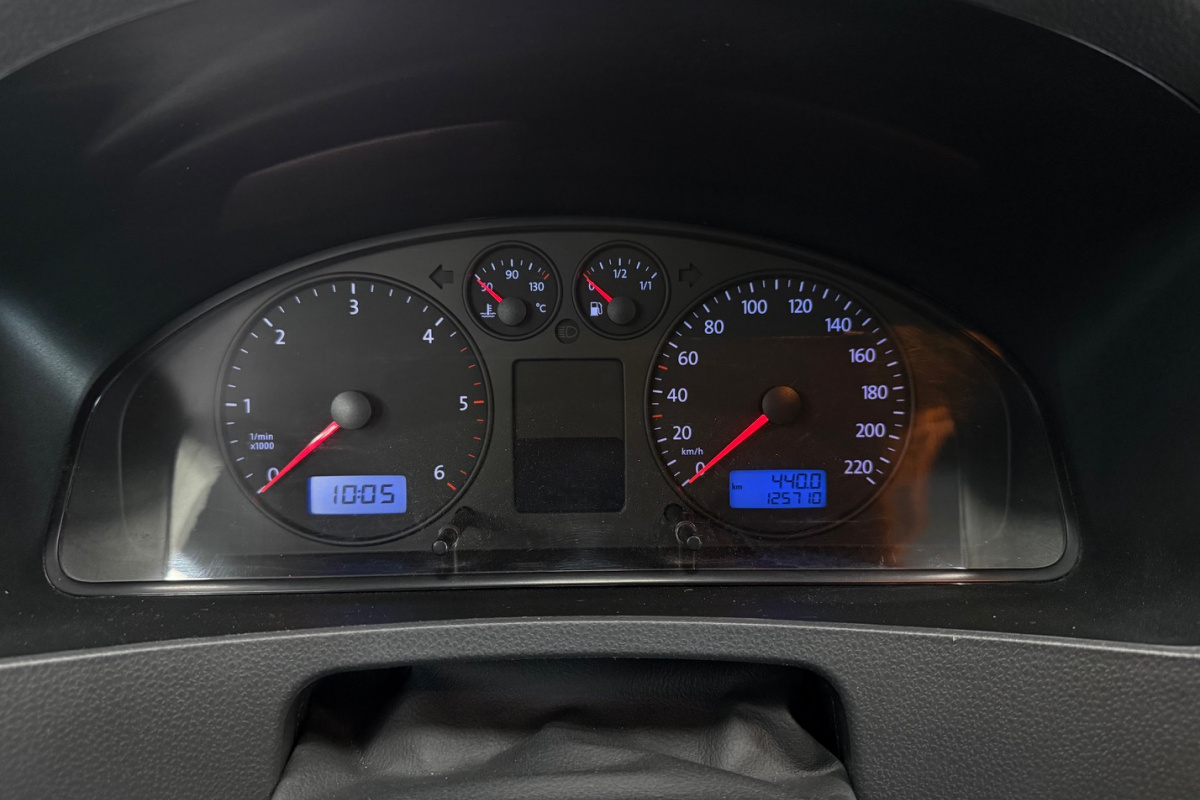 Ponuka vozidiel / Volkswagen Multivan 2.5 TDi - video Ponuka vozidiel / Volkswagen Multivan 2.5 TDi - video