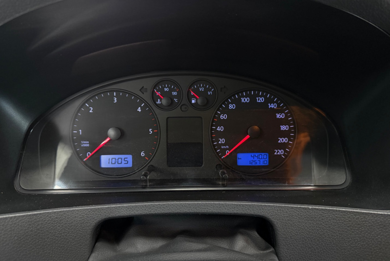 Ponuka vozidiel / Volkswagen Multivan 2.5 TDi - video Ponuka vozidiel / Volkswagen Multivan 2.5 TDi - video