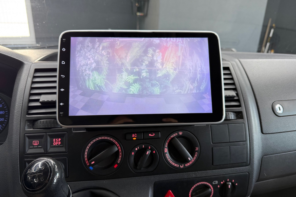Ponuka vozidiel / Volkswagen Multivan 2.5 TDi - video Ponuka vozidiel / Volkswagen Multivan 2.5 TDi - video