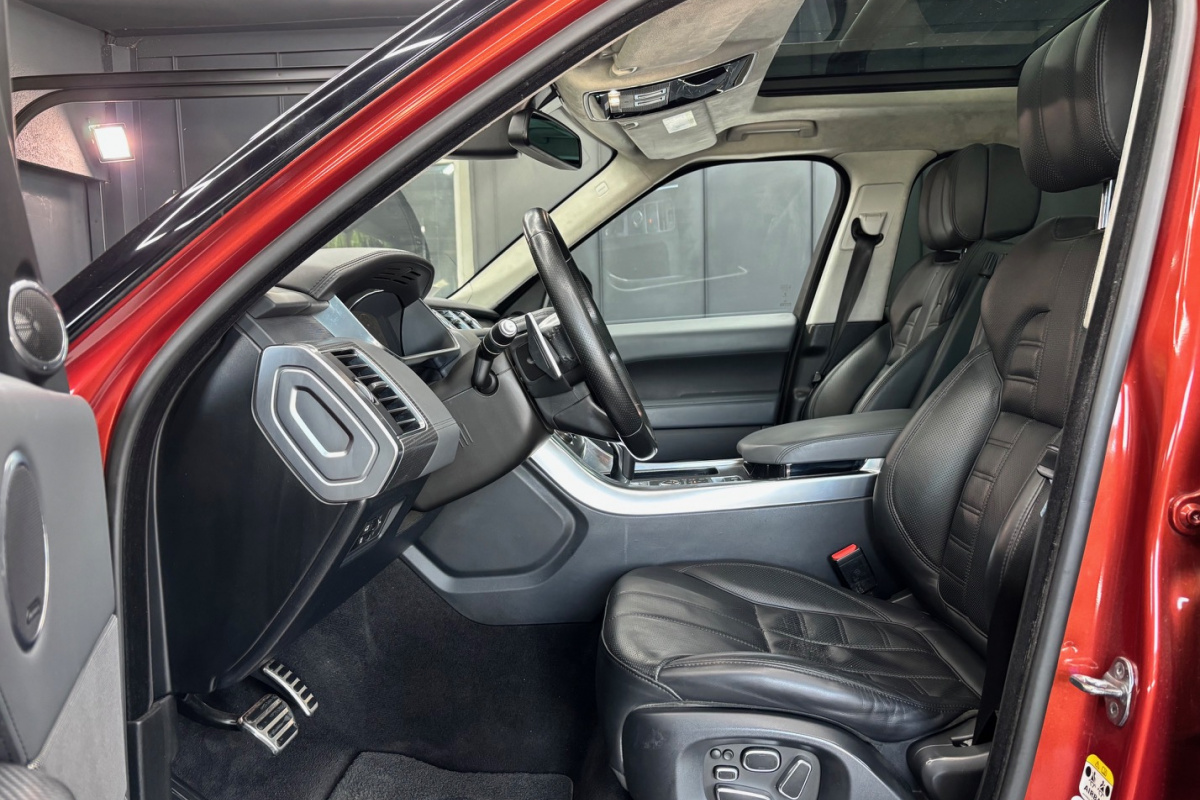Ponuka vozidiel / Land Rover Range Rover Sport 3.0 SDV6 AUTOBIOGRAPHY DYNAMIC 7-MIESTNE - video Ponuka vozidiel / Land Rover Range Rover Sport 3.0 SDV6 AUTOBIOGRAPHY DYNAMIC 7-MIESTNE - video